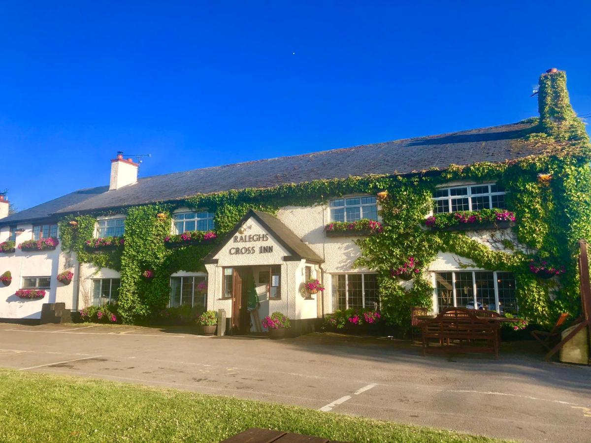 Raleghs Cross Inn Clatworthy Bagian luar foto